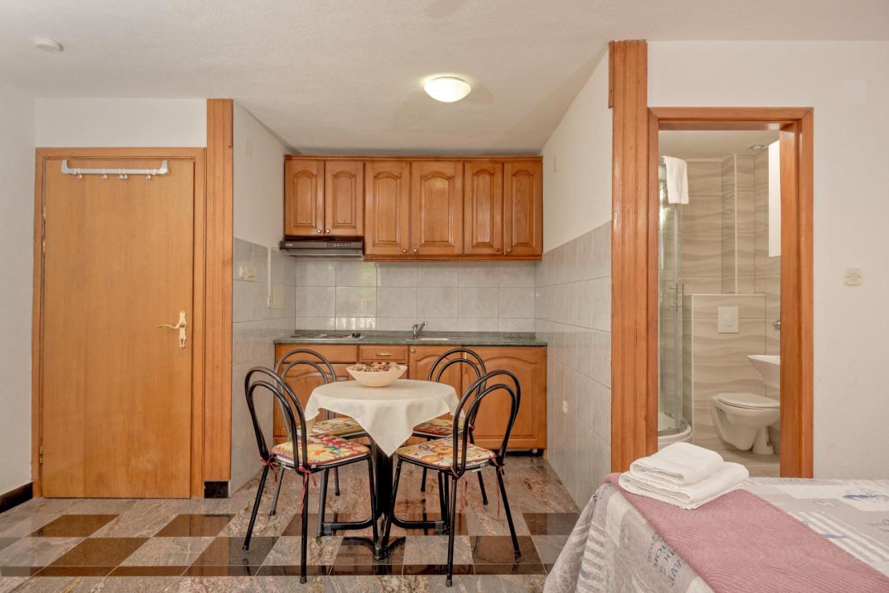 Apartmani Putnik Baska Voda Exterior photo