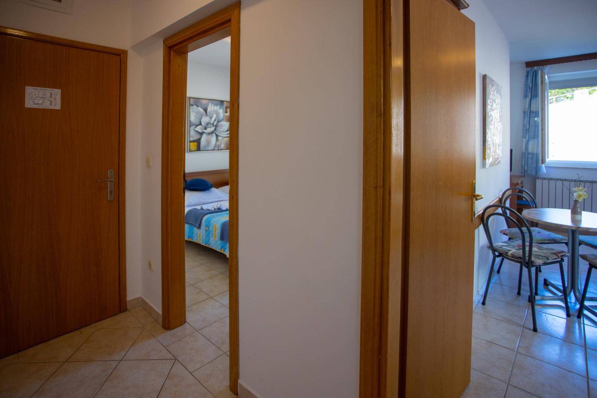 Apartmani Putnik Baska Voda Exterior photo